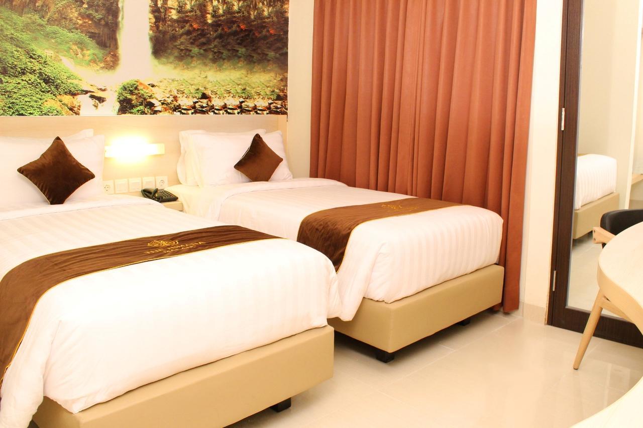 The Himana Malang Hotel Bagian luar foto